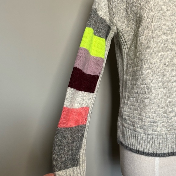 Cabi Colorblock Sleeve Downhill Sweater #4815, size XS - Picture 5 of 16